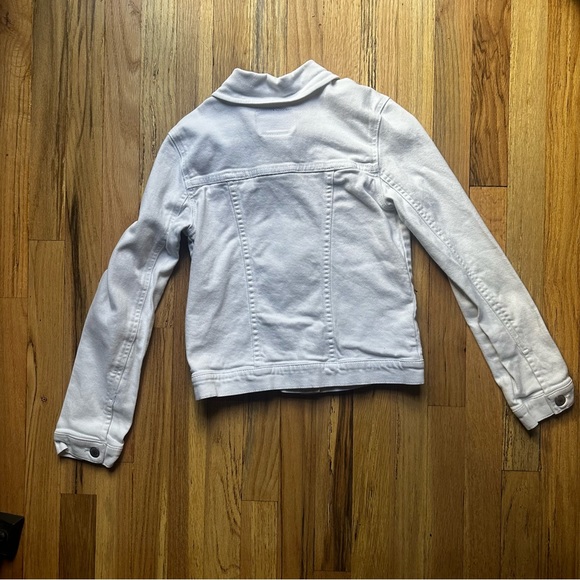 Girl’s Levi’s white jean jacket - Picture 2 of 3